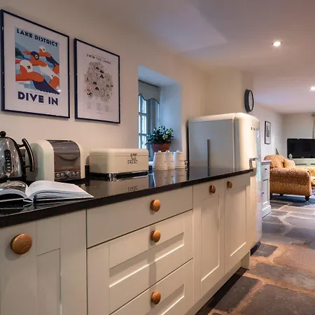 Stone Arthur אמבלסייד